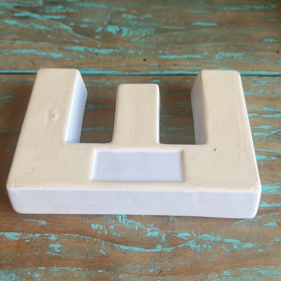 Ceramic letter E Dish in White for Trinkets Jewelry Hair Clips Etc - Picture 4 of 4